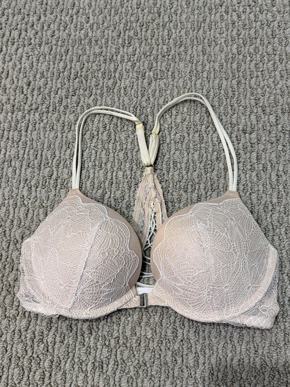 Victoria's Secret Blush Lace Front-Closure Push-Up Bra